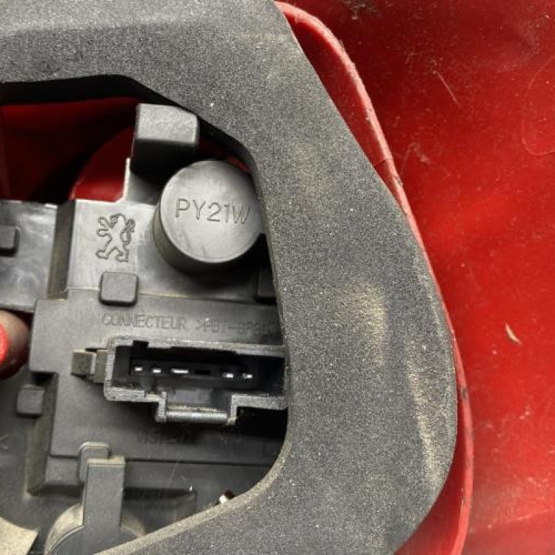 Feu arriere principal gauche (feux) PEUGEOT 206+ Photo n°3