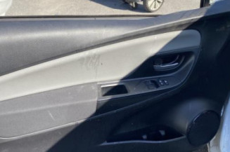 Feu arriere secondaire gauche (feux) TOYOTA YARIS 3