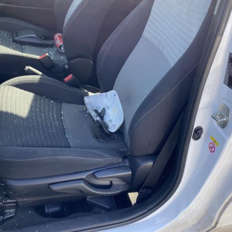 Compteur TOYOTA YARIS 3 Photo n°17