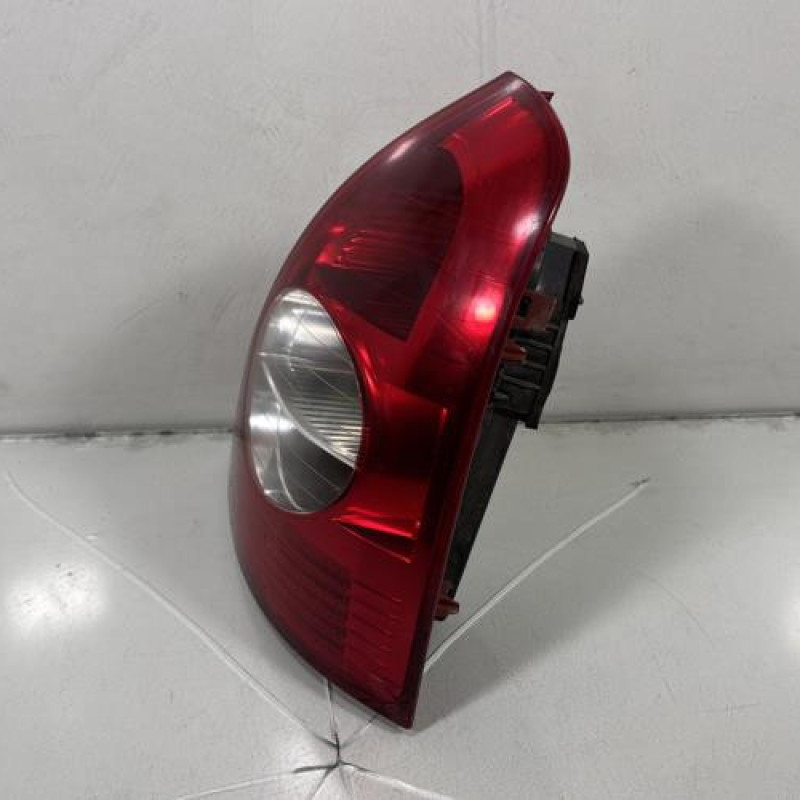 Feu arriere principal droit (feux) RENAULT CLIO 2 CAMPUS Photo n°2