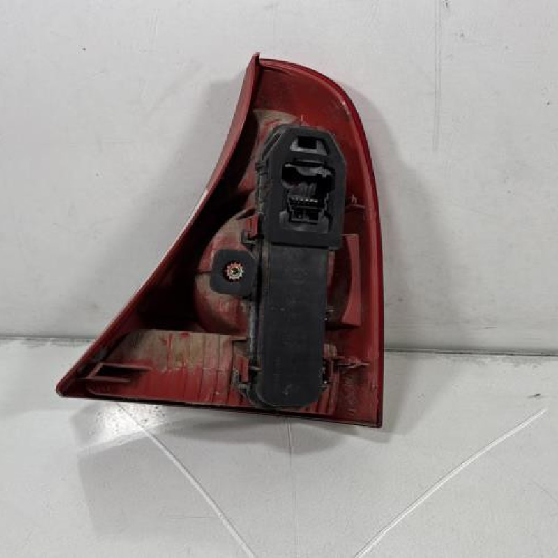 Feu arriere principal gauche (feux) RENAULT CLIO 2 CAMPUS Photo n°3