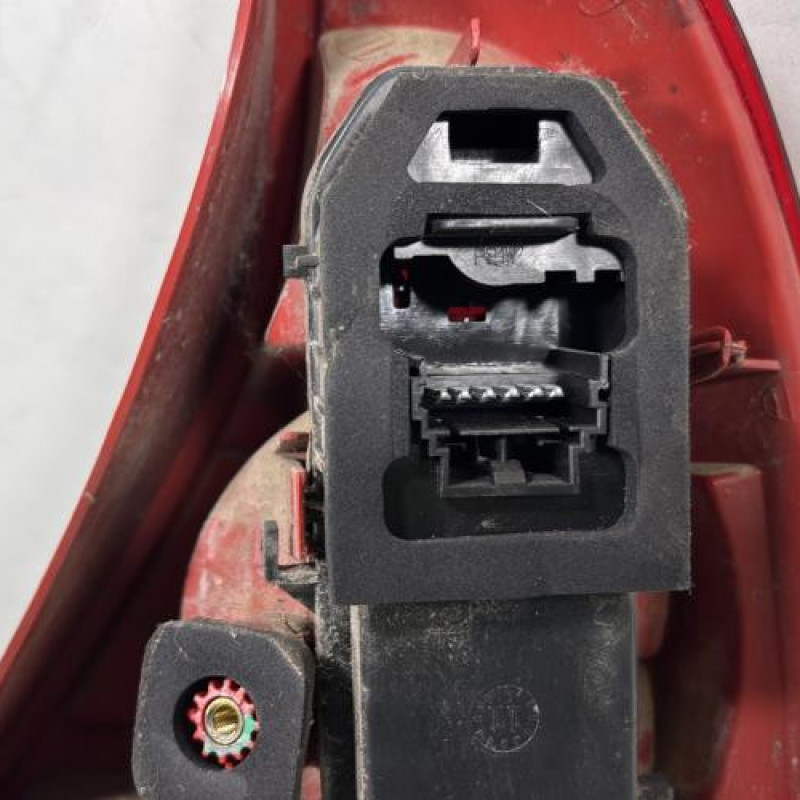 Feu arriere principal gauche (feux) RENAULT CLIO 2 CAMPUS Photo n°4