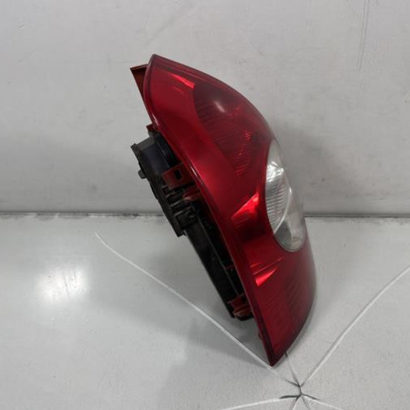 Feu arriere principal gauche (feux) RENAULT CLIO 2 CAMPUS Photo n°5