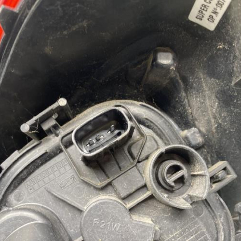 Feu arriere principal gauche (feux) OPEL CORSA E Photo n°3