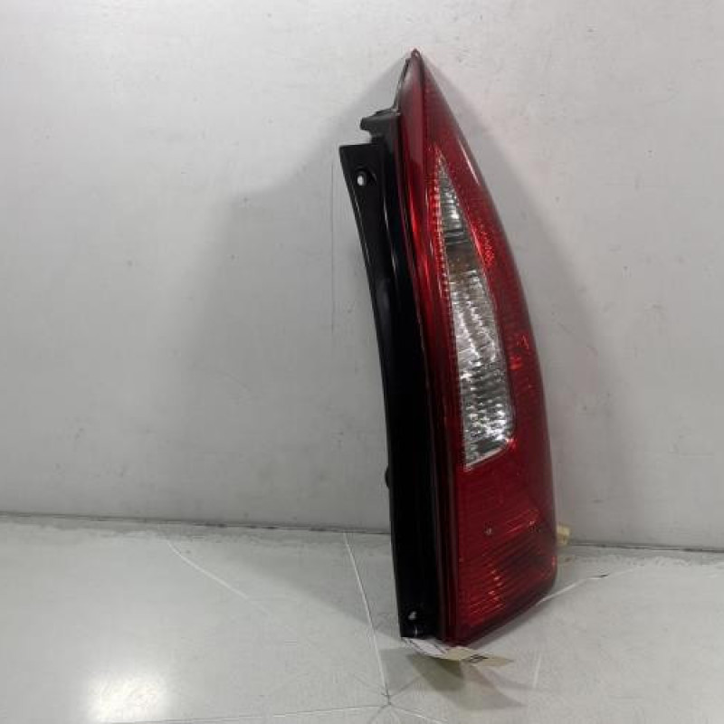 Feu arriere principal droit (feux) MAZDA PREMACY Photo n°2