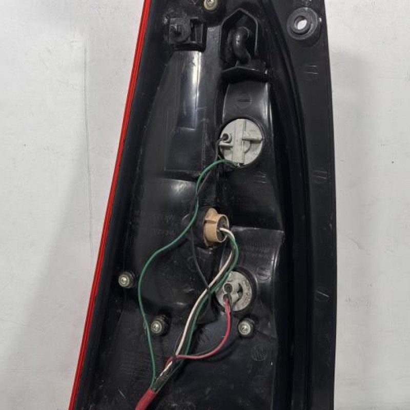 Feu arriere principal droit (feux) MAZDA PREMACY Photo n°3