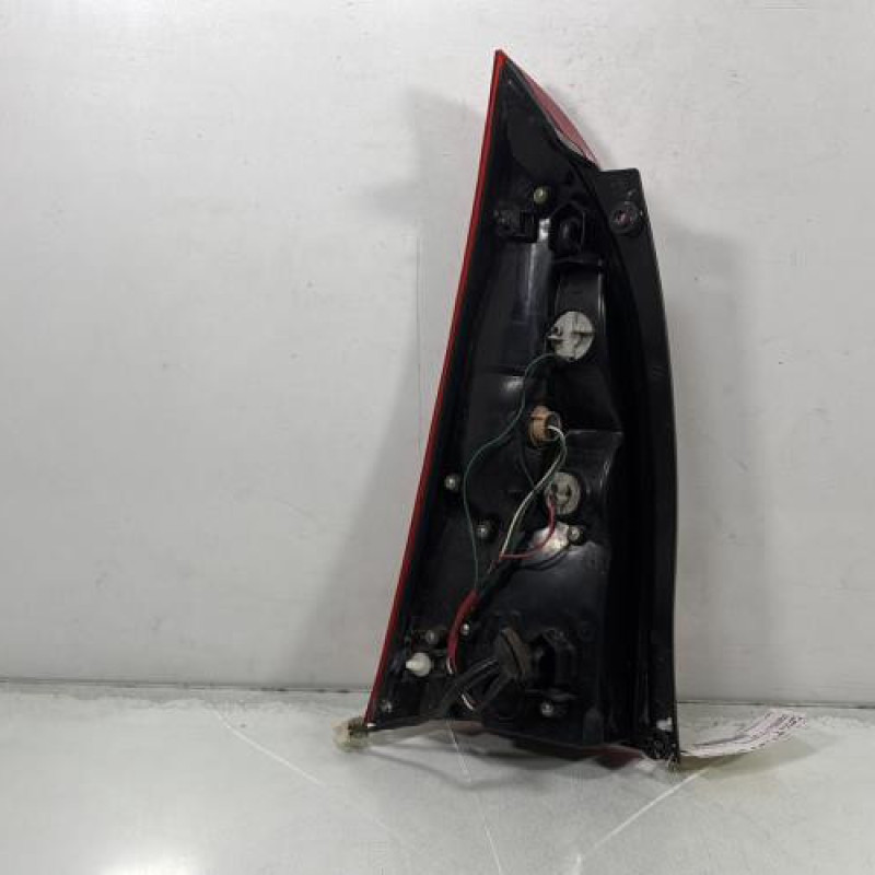 Feu arriere principal droit (feux) MAZDA PREMACY Photo n°4