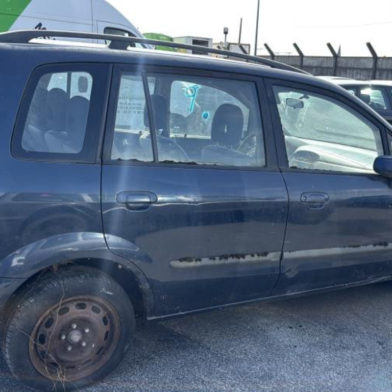 Feu arriere principal droit (feux) MAZDA PREMACY Photo n°12