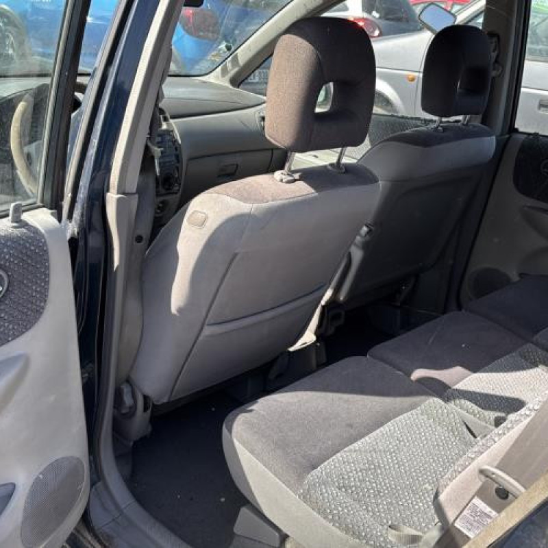 Feu arriere principal droit (feux) MAZDA PREMACY Photo n°16