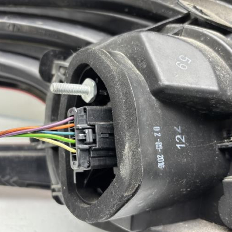 Feu arriere principal droit (feux) PEUGEOT 208 1 Photo n°7