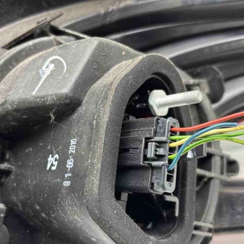 Feu arriere principal gauche (feux) PEUGEOT 208 1 Photo n°6