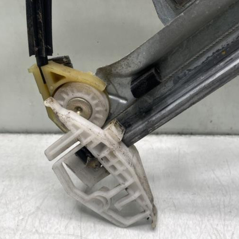 Leve vitre electrique avant gauche CITROEN XSARA PICASSO Photo n°6