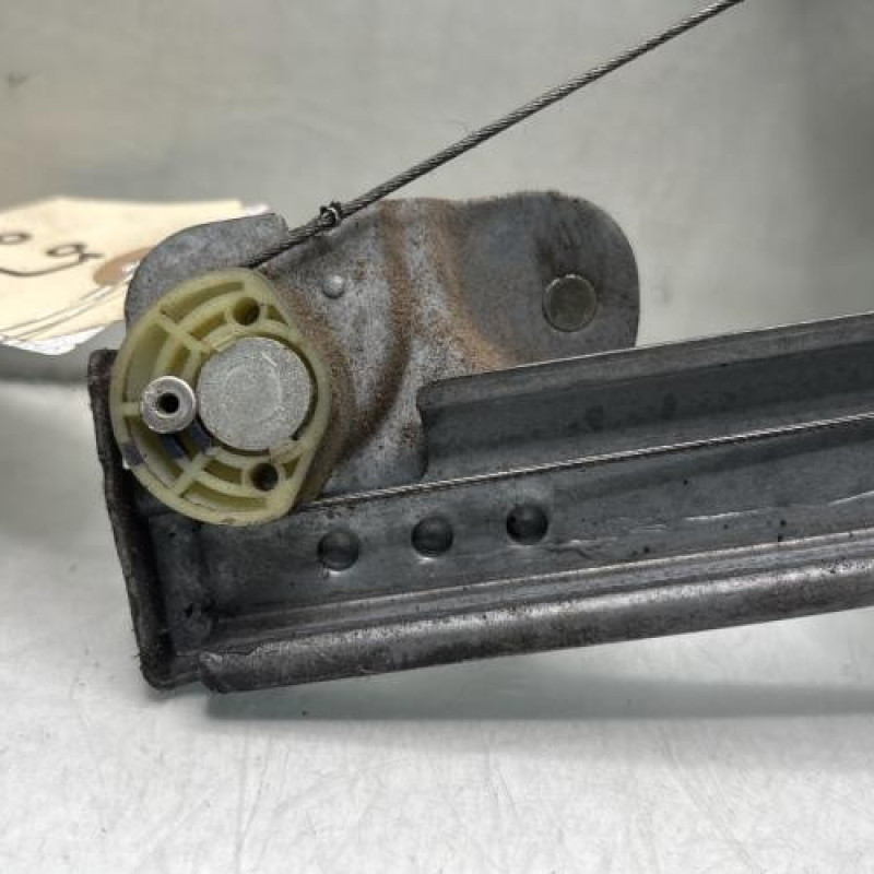 Leve vitre mecanique arriere gauche DACIA LOGAN 1 Photo n°4