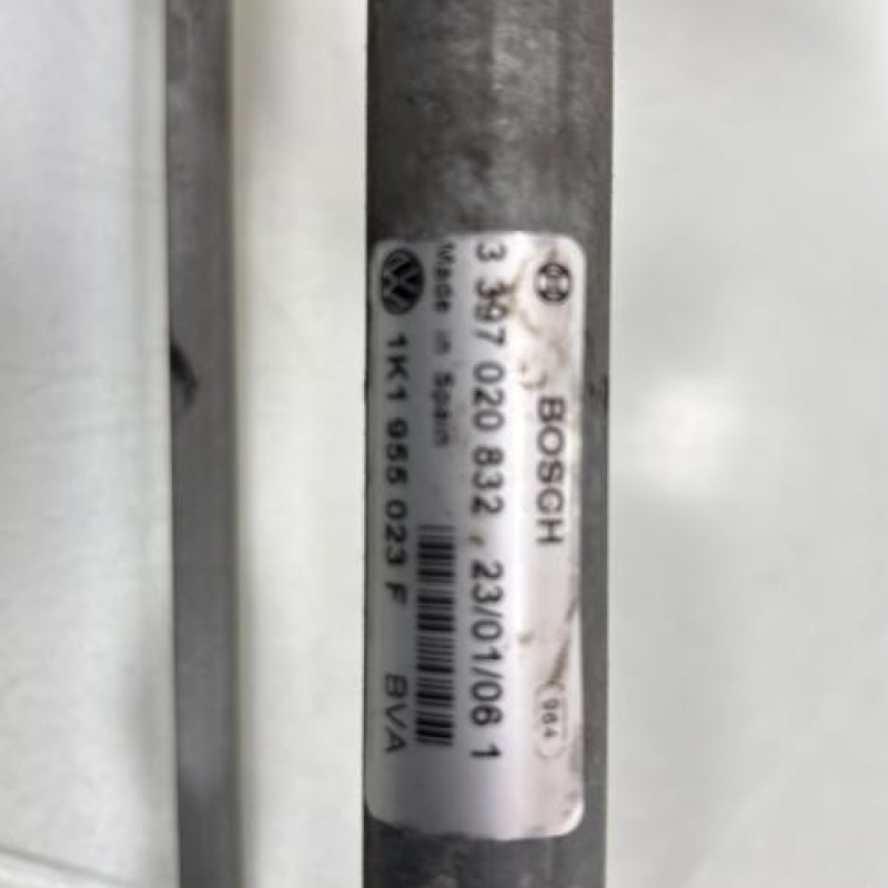 Moteur essuie glace avant VOLKSWAGEN GOLF 5 Photo n°4