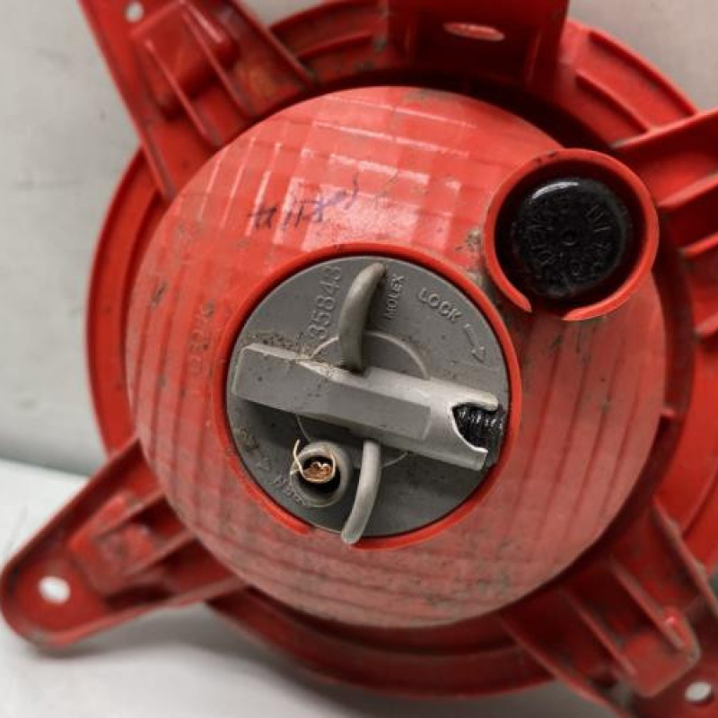 Anti brouillard arriere gauche HYUNDAI I 10 2 Photo n°3