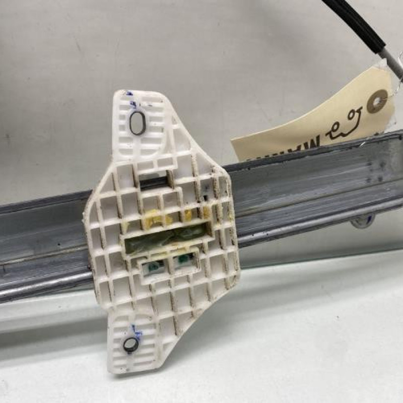 Leve vitre electrique avant droit HYUNDAI I 10 2 Photo n°2