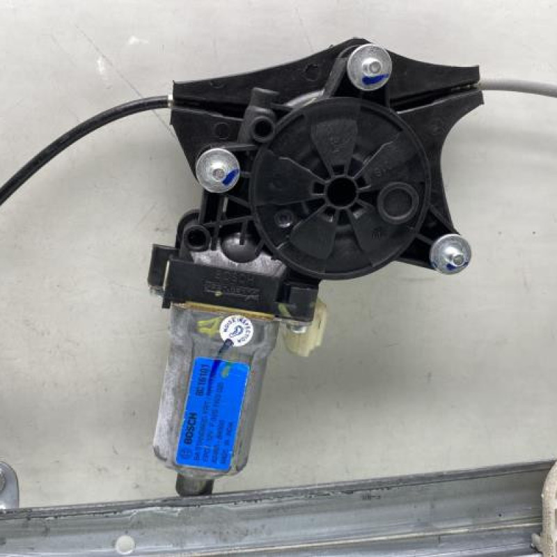 Leve vitre electrique avant droit HYUNDAI I 10 2 Photo n°3