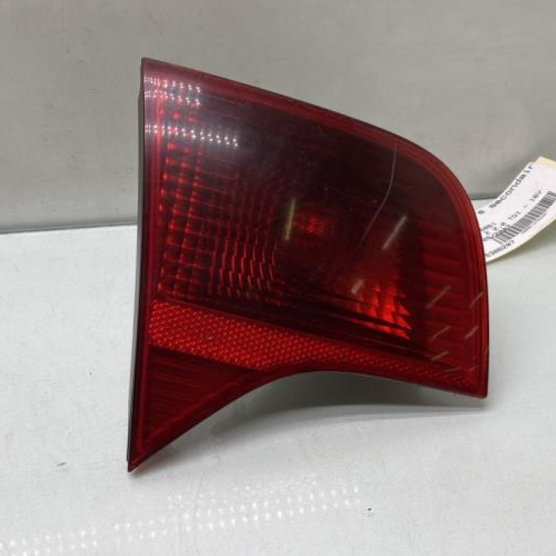 Feu arriere secondaire gauche (feux) AUDI A4 2 Photo n°2