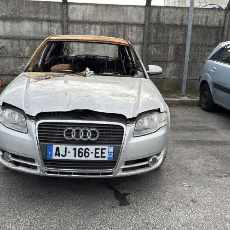 Feu arriere secondaire gauche (feux) AUDI A4 2 Photo n°5