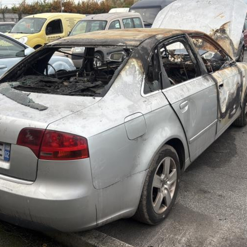 Feu arriere secondaire gauche (feux) AUDI A4 2 Photo n°11