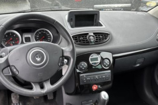 Feu arriere stop central RENAULT CLIO 3