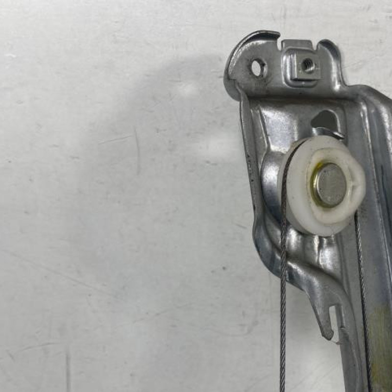 Leve vitre electrique arriere gauche RENAULT CLIO 3 Photo n°4