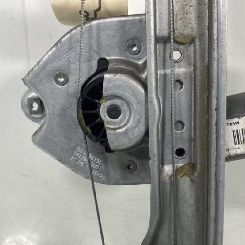 Leve vitre electrique arriere gauche RENAULT CLIO 3 Photo n°5