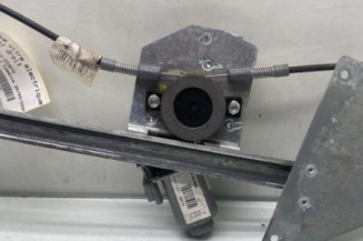 Leve vitre electrique avant droit PEUGEOT 107 Photo n°1