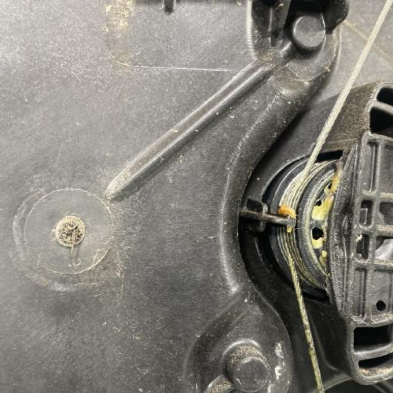 Leve vitre electrique arriere gauche VOLKSWAGEN GOLF 6 Photo n°3