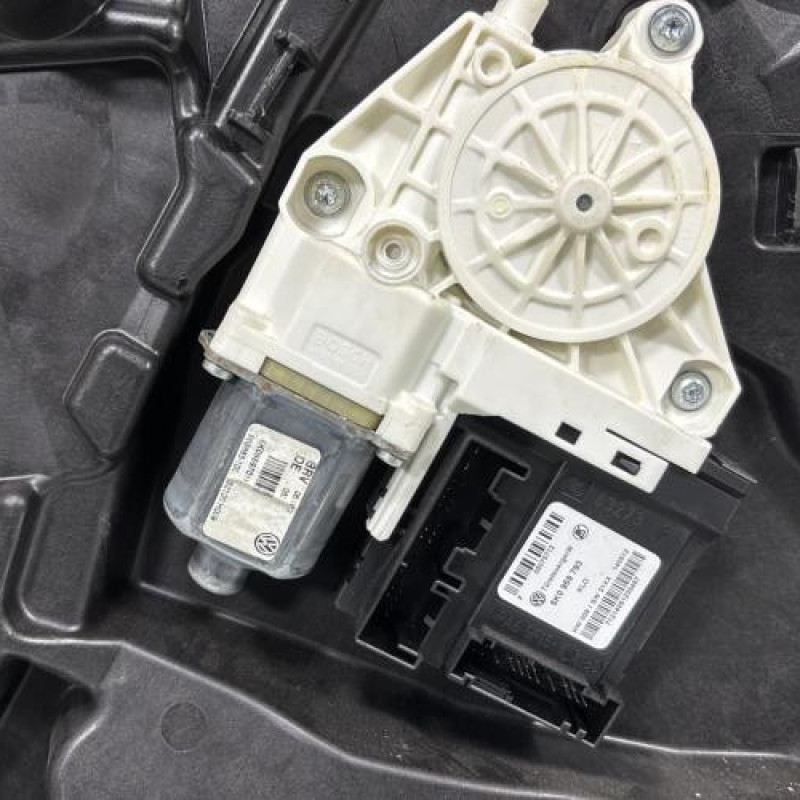 Leve vitre electrique avant gauche VOLKSWAGEN GOLF 6 Photo n°3