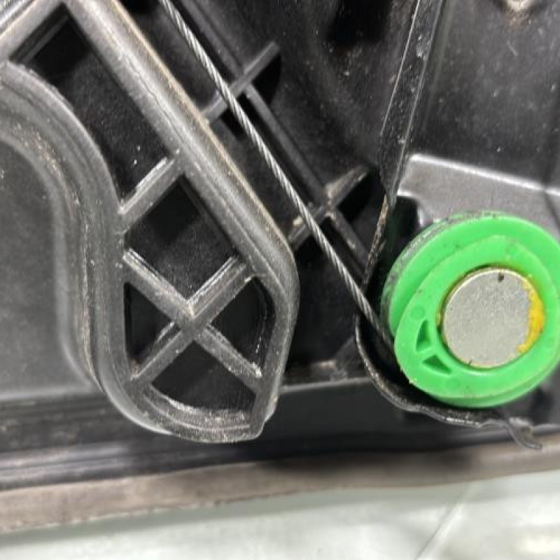 Leve vitre electrique avant gauche VOLKSWAGEN GOLF 6 Photo n°8