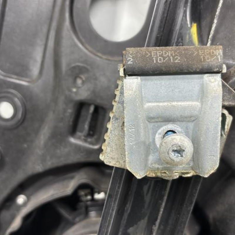 Leve vitre electrique avant gauche VOLKSWAGEN GOLF 6 Photo n°11