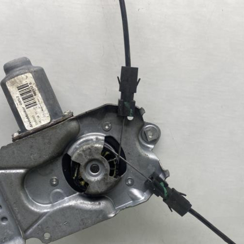 Leve vitre electrique avant droit RENAULT CLIO 3 Photo n°3