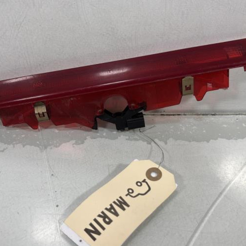 Feu arriere stop central RENAULT CLIO 3 Photo n°1