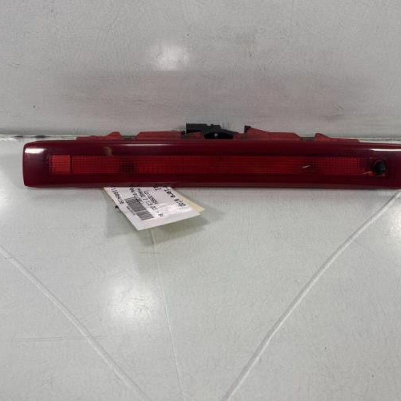 Feu arriere stop central RENAULT CLIO 3 Photo n°1