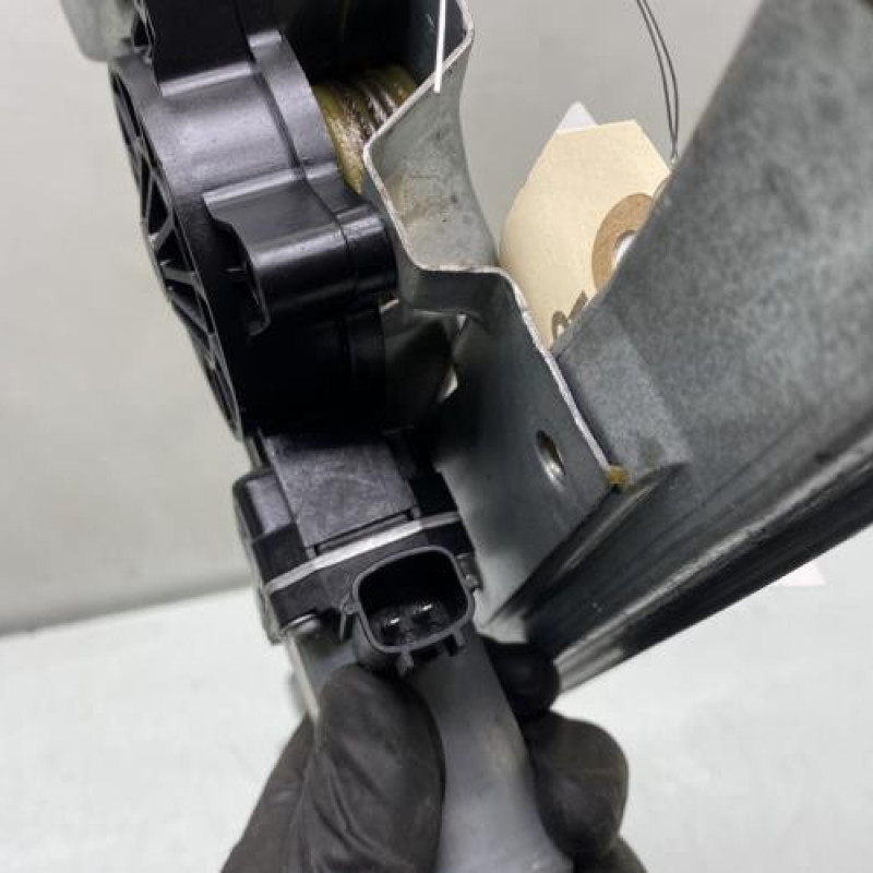 Leve vitre electrique avant gauche RENAULT CLIO 4 Photo n°5