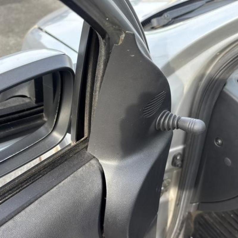 Moteur essuie glace avant OPEL CORSA C Photo n°15