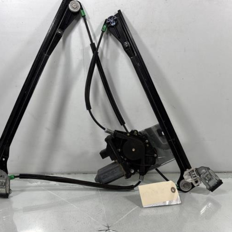 Leve vitre electrique avant gauche VOLKSWAGEN POLO 3 Photo n°1