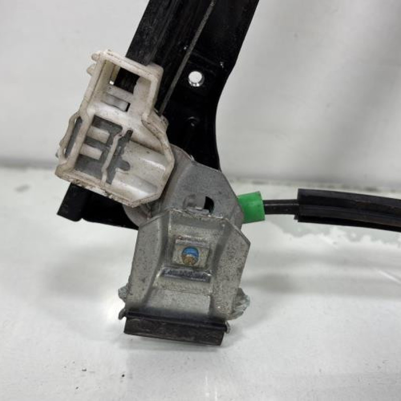 Leve vitre electrique avant gauche VOLKSWAGEN POLO 3 Photo n°2