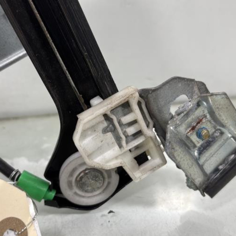 Leve vitre electrique avant gauche VOLKSWAGEN POLO 3 Photo n°3