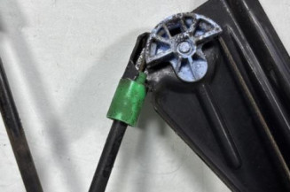 Leve vitre electrique avant gauche VOLKSWAGEN POLO 3