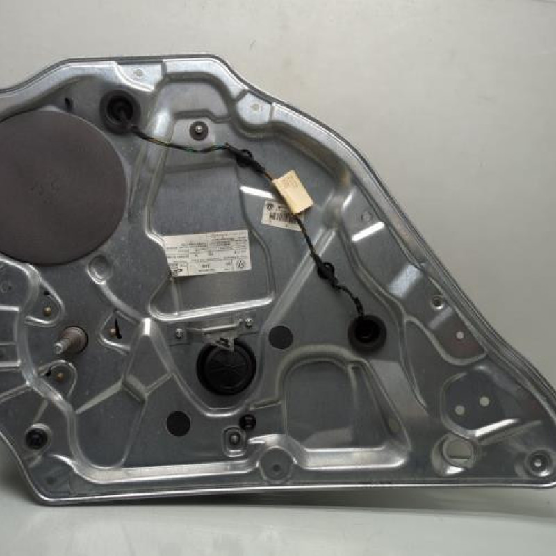 Leve vitre mecanique arriere gauche VOLKSWAGEN POLO 4 Photo n°1