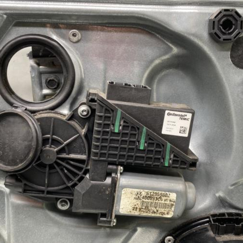 Leve vitre electrique avant gauche VOLKSWAGEN POLO 4 Photo n°2