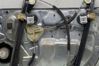 Leve vitre electrique avant gauche VOLKSWAGEN POLO 4