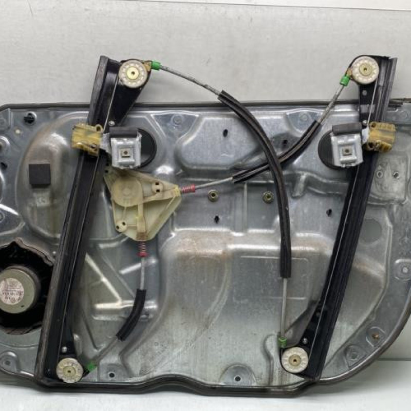 Leve vitre electrique avant gauche VOLKSWAGEN POLO 4 Photo n°3