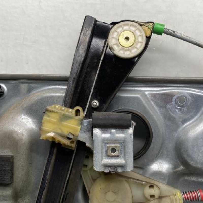 Leve vitre electrique avant gauche VOLKSWAGEN POLO 4 Photo n°5