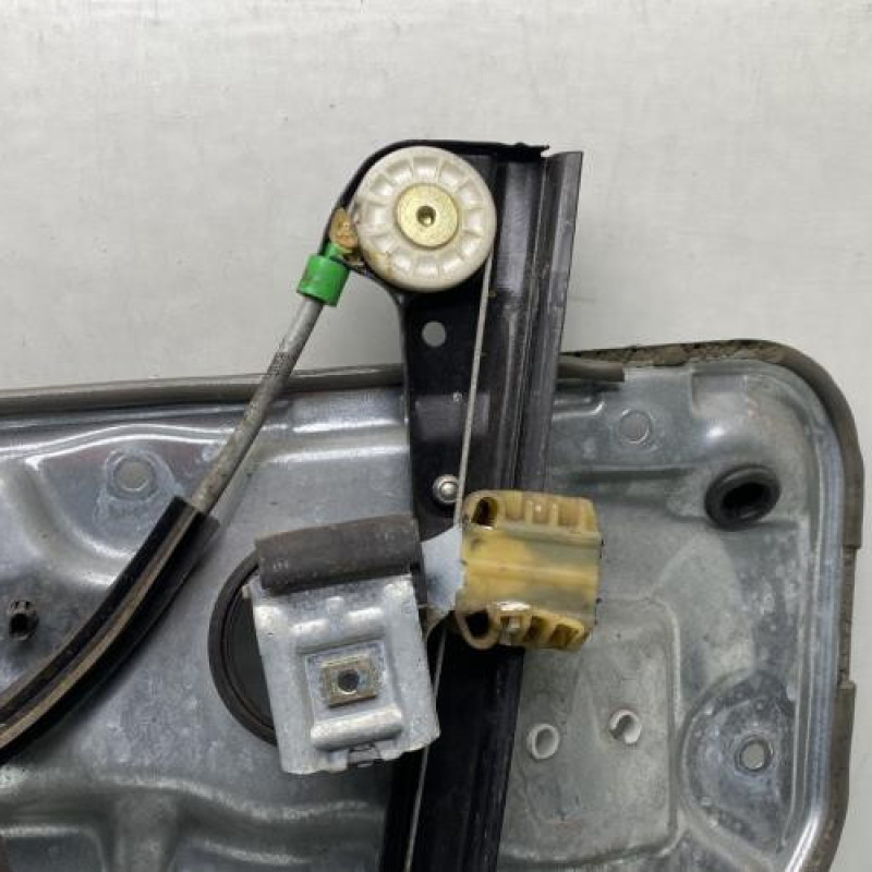 Leve vitre electrique avant gauche VOLKSWAGEN POLO 4 Photo n°6