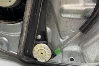 Leve vitre electrique avant gauche VOLKSWAGEN POLO 4