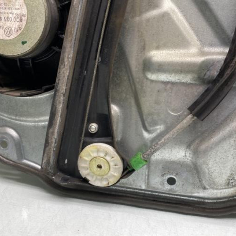 Leve vitre electrique avant gauche VOLKSWAGEN POLO 4 Photo n°8