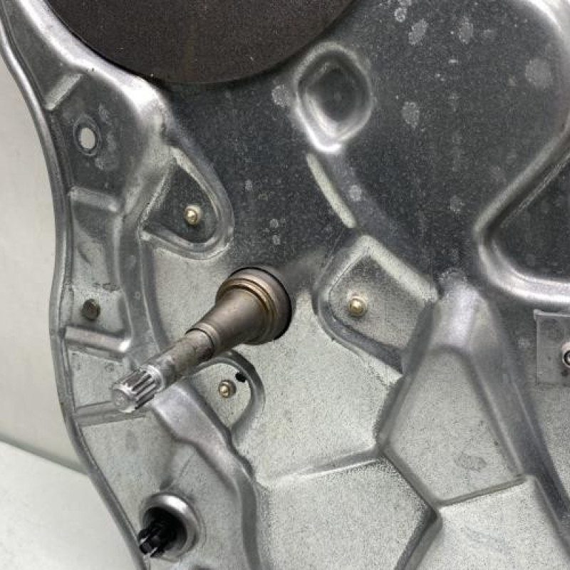 Leve vitre mecanique arriere gauche VOLKSWAGEN POLO 4 Photo n°2